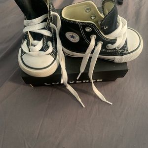 Black & white kids converse. Wore couple times